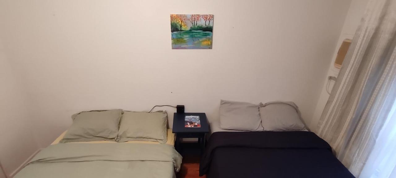 Spacious Room For 4 People In Williamsburg ! New York Bagian luar foto