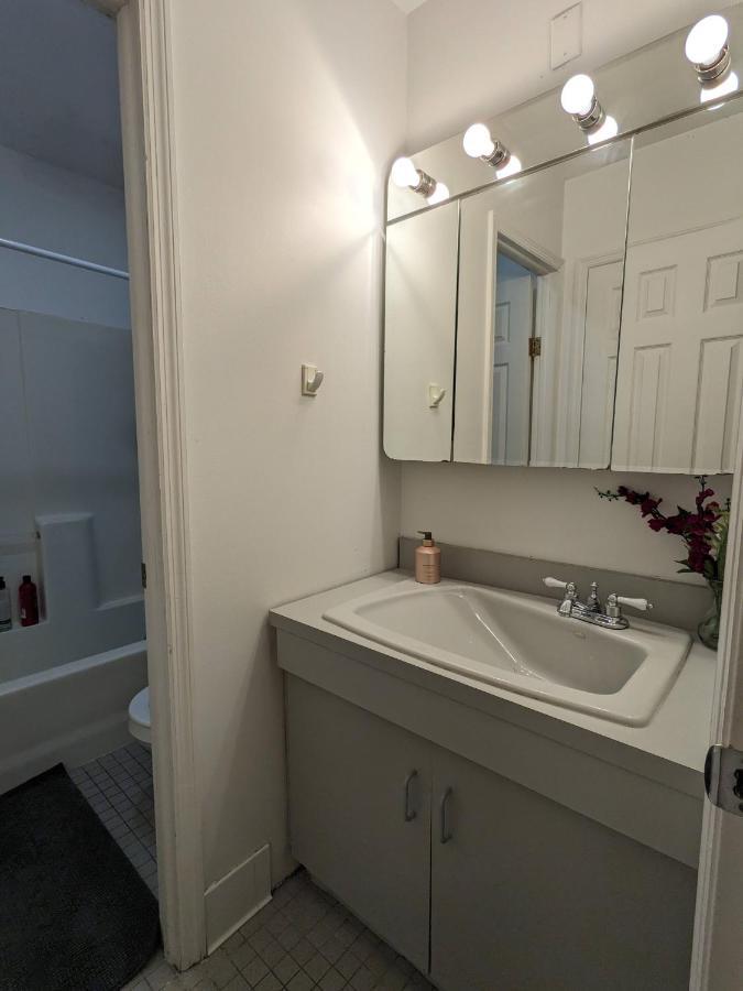 Spacious Room For 4 People In Williamsburg ! New York Bagian luar foto
